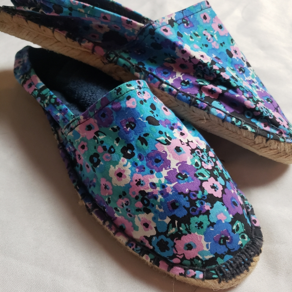 Copelli New York blue purple floral espidrille slip on shoe size 40